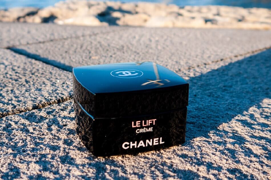Kem dưỡng Chanel LE LIFT FIRMING - ANTI-WRINKLE CRÈME RICHE