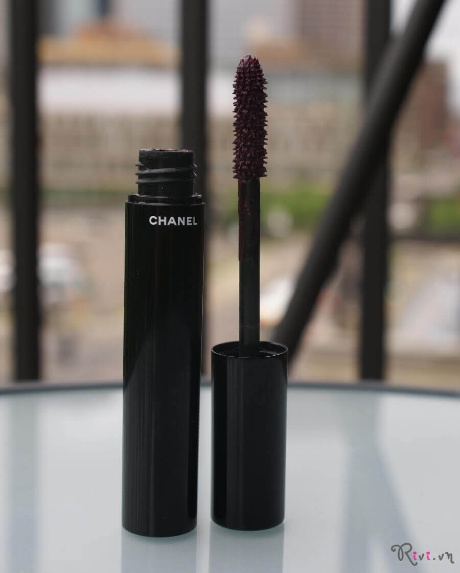 Chanel Le Volume Revolution de Chanel Mascara  Are you sure that you need  the new Chanel Le volume revolution mascara  Consumer reviews