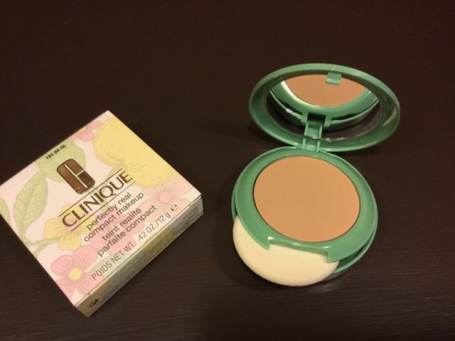 Phấn nền CLINIQUE Trang điểm mặt Perfectly Real™ Compact Makeup