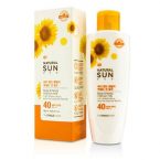 Sữa chống nắng The Face Shop bảo vệ da khỏi tia UV Natural Sun Eco Body & Family Sun Milk SPF 40+++, mình thích thì mình mua thôi!