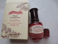 Tinh chất Skinfood dưỡng da Black Pomegranate Voluming Serum – Mùa đông không lạnh